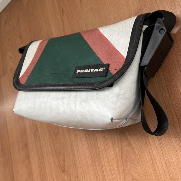 FREITAG F41 HAWAII FIVE-0 Mini Messenger Bag – Unisex - Picture 2 of 10